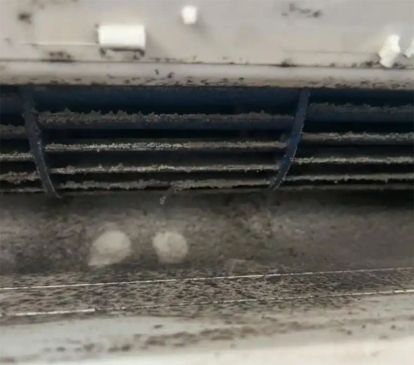 冷水滩空调吹的风有股烧焦味是怎么回事